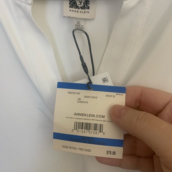 NWT Anne Klein Split Neck Sleeveless Top - Picture 5 of 5